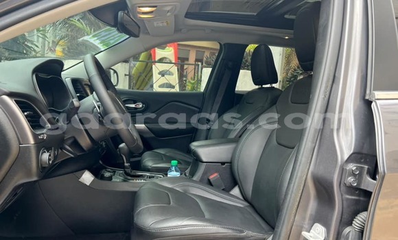 Acheter Occasion Voiture Jeep Cherokee Noir à Dakar, Dakar Acheter Occasion Voiture Jeep Cherokee Noir à Dakar, Dakar