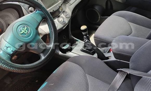 Acheter Occasion Voiture Toyota RAV4 Bleu à Dakar, Dakar Acheter Occasion Voiture Toyota RAV4 Bleu à Dakar, Dakar