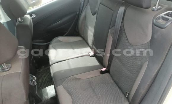 Acheter Occasion Voiture Land Rover Range Rover Evoque Rouge à Dakar, Dakar Acheter Occasion Voiture Land Rover Range Rover Evoque Rouge à Dakar, Dakar