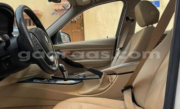 Dieundeu Occasion BMW 3–Series White Auto in Dakar in Dakar Dieundeu Occasion BMW 3–Series White Auto in Dakar in Dakar