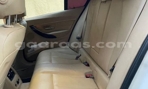 Dieundeu Occasion BMW 3–Series White Auto in Dakar in Dakar Dieundeu Occasion BMW 3–Series White Auto in Dakar in Dakar