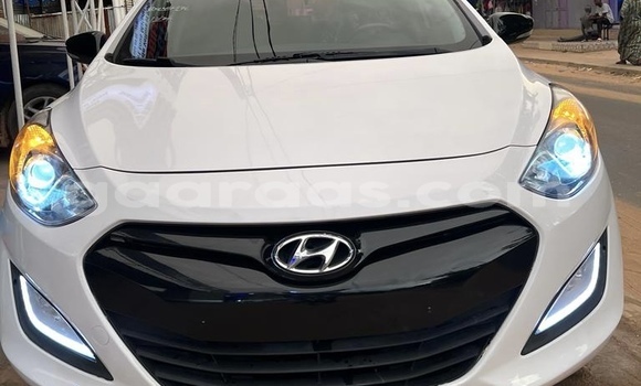 Acheter Occasion Voiture Hyundai Elantra Blanc à Thiès, Région de Thiès