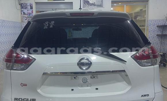 Acheter Occasion Voiture Nissan Rogue Blanc à Dakar, Dakar Acheter Occasion Voiture Nissan Rogue Blanc à Dakar, Dakar
