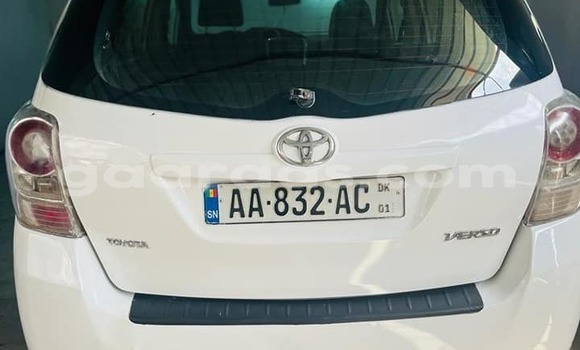 Buy Used Toyota Verso White Car in Dakar in Dakar Buy Used Toyota Verso White Car in Dakar in Dakar