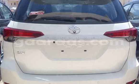 Acheter Occasion Voiture Toyota Fortuner Blanc à Dakar, Dakar Acheter Occasion Voiture Toyota Fortuner Blanc à Dakar, Dakar