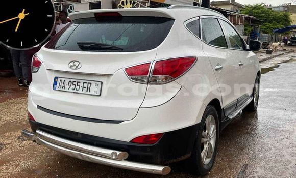 Buy Used Hyundai Tucson White Car in Dakar in Dakar Buy Used Hyundai Tucson White Car in Dakar in Dakar