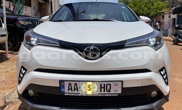 Buy Used Toyota C-HR White Car in Dakar in Dakar Buy Used Toyota C-HR White Car in Dakar in Dakar