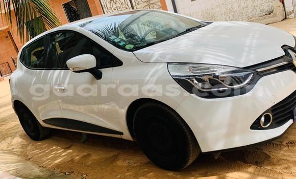 Acheter Occasion Voiture Renault Clio Blanc à Dakar, Dakar Acheter Occasion Voiture Renault Clio Blanc à Dakar, Dakar