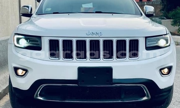 Dieundeu Occasion Jeep Grand Cherokee White Auto in Dakar in Dakar