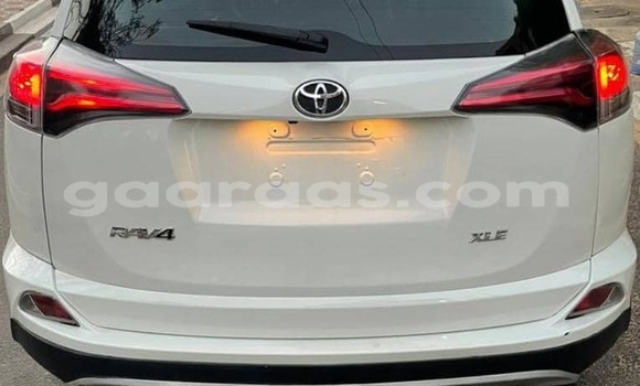 Acheter Occasion Voiture Toyota RAV4 Blanc à Dakar, Dakar Acheter Occasion Voiture Toyota RAV4 Blanc à Dakar, Dakar