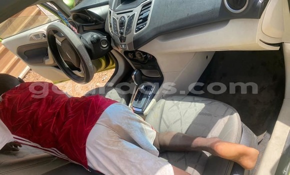 Acheter Occasion Voiture Ford Fiesta Vert à Dakar, Dakar Acheter Occasion Voiture Ford Fiesta Vert à Dakar, Dakar