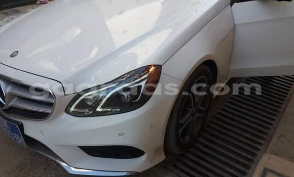 Acheter Occasion Voiture Mercedes‒Benz E–Class Blanc à Dakar, Dakar