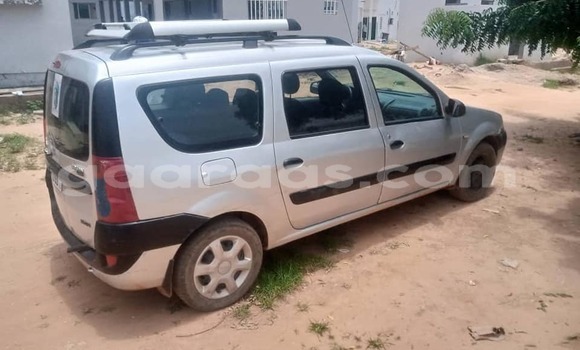 Dieundeu Occasion Dacia Logan Silver Auto in Dakar in Dakar Dieundeu Occasion Dacia Logan Silver Auto in Dakar in Dakar