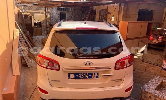 Buy Used Hyundai Santa Fe White Car in Dakar in Dakar Buy Used Hyundai Santa Fe White Car in Dakar in Dakar