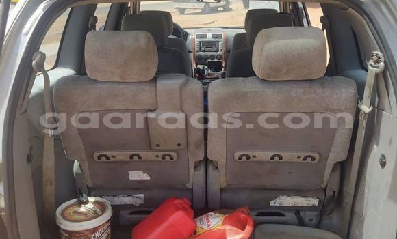 Dieundeu Occasion Kia Carnival Silver Auto in Dakar in Dakar Dieundeu Occasion Kia Carnival Silver Auto in Dakar in Dakar