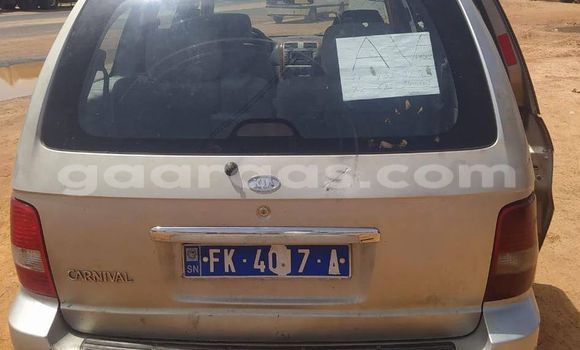 Dieundeu Occasion Kia Carnival Silver Auto in Dakar in Dakar Dieundeu Occasion Kia Carnival Silver Auto in Dakar in Dakar