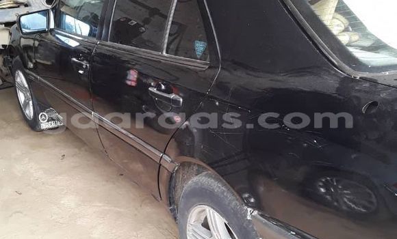 Dieundeu Occasion Mercedes‒Benz C–Class Black Auto in Dakar in Dakar Dieundeu Occasion Mercedes‒Benz C–Class Black Auto in Dakar in Dakar