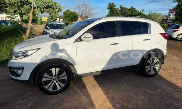 Acheter Occasion Voiture Kia Sportage Blanc à Dakar, Dakar Acheter Occasion Voiture Kia Sportage Blanc à Dakar, Dakar