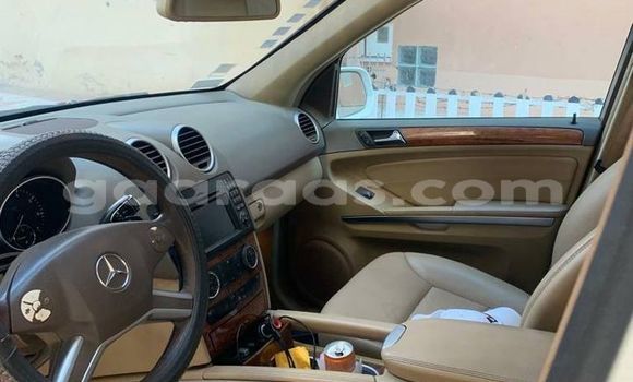 Acheter Occasion Voiture Mercedes‒Benz ML–Class Blanc à Dakar, Dakar Acheter Occasion Voiture Mercedes‒Benz ML–Class Blanc à Dakar, Dakar