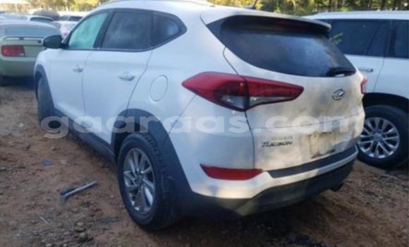 Buy Used Hyundai Tucson White Car in Dakar in Dakar Buy Used Hyundai Tucson White Car in Dakar in Dakar