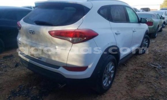 Buy Used Hyundai Tucson White Car in Dakar in Dakar Buy Used Hyundai Tucson White Car in Dakar in Dakar