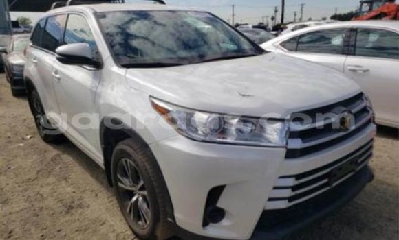 Acheter Occasion Voiture Toyota Highlander Blanc à Dakar, Dakar Acheter Occasion Voiture Toyota Highlander Blanc à Dakar, Dakar