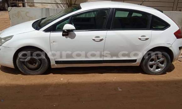 Acheter Occasion Voiture Citroen C4 Blanc à Dakar, Dakar Acheter Occasion Voiture Citroen C4 Blanc à Dakar, Dakar