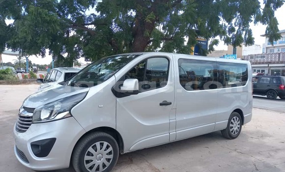 Acheter Neuf Voiture Opel Vivaro Gris à M'Bour, Région de Thiès Acheter Neuf Voiture Opel Vivaro Gris à M'Bour, Région de Thiès