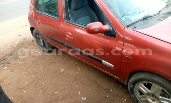 Buy Used Renault Clio Red Car in Dakar in Dakar