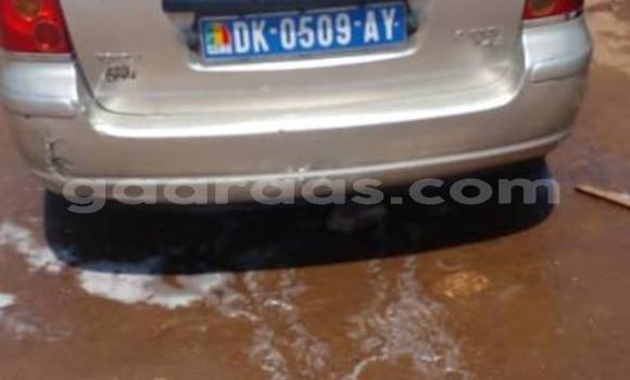 Dieundeu Occasion Toyota Avensis Silver Auto in Dakar in Dakar Dieundeu Occasion Toyota Avensis Silver Auto in Dakar in Dakar