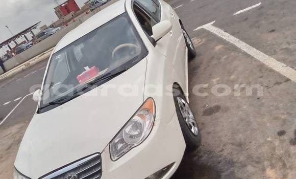 Buy Used Hyundai Elantra White Car in Dakar in Dakar