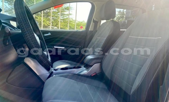 Acheter Occasion Voiture Ford Escape Rouge à Dakar, Dakar Acheter Occasion Voiture Ford Escape Rouge à Dakar, Dakar