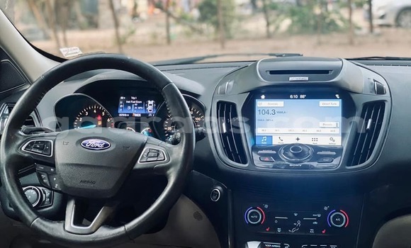 Acheter Occasion Voiture Ford Escape Noir à Dakar, Dakar Acheter Occasion Voiture Ford Escape Noir à Dakar, Dakar