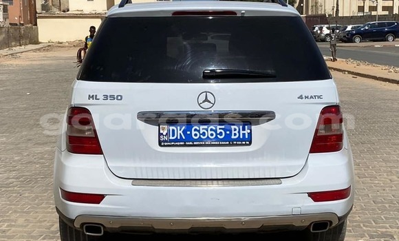Acheter Occasion Voiture Mercedes‒Benz ML–Class Blanc à Dakar, Dakar Acheter Occasion Voiture Mercedes‒Benz ML–Class Blanc à Dakar, Dakar