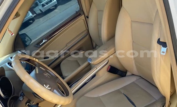 Acheter Occasion Voiture Mercedes‒Benz ML–Class Blanc à Dakar, Dakar Acheter Occasion Voiture Mercedes‒Benz ML–Class Blanc à Dakar, Dakar