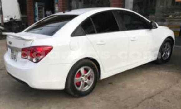 Acheter Occasion Voiture Chevrolet Cruze Blanc à Dakar, Dakar Acheter Occasion Voiture Chevrolet Cruze Blanc à Dakar, Dakar