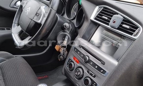 Acheter Occasion Voiture Citroen C4 Blanc à Dakar, Dakar Acheter Occasion Voiture Citroen C4 Blanc à Dakar, Dakar