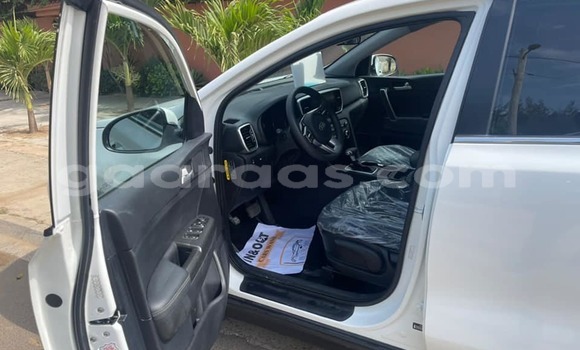 Acheter Occasion Voiture Kia Sportage Blanc à Dakar, Dakar Acheter Occasion Voiture Kia Sportage Blanc à Dakar, Dakar