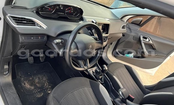 Acheter Occasion Voiture Peugeot 2008 Blanc à Dakar, Dakar Acheter Occasion Voiture Peugeot 2008 Blanc à Dakar, Dakar