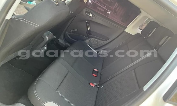 Acheter Occasion Voiture Peugeot 2008 Blanc à Dakar, Dakar Acheter Occasion Voiture Peugeot 2008 Blanc à Dakar, Dakar