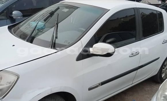 Dieundeu Occasion Renault Clio White Auto in Dakar in Dakar
