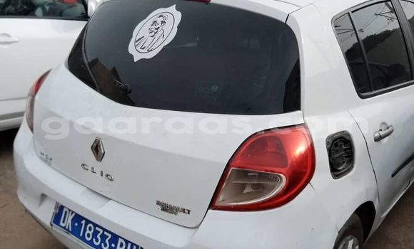 Buy Used Renault Clio White Car in Dakar in Dakar Buy Used Renault Clio White Car in Dakar in Dakar