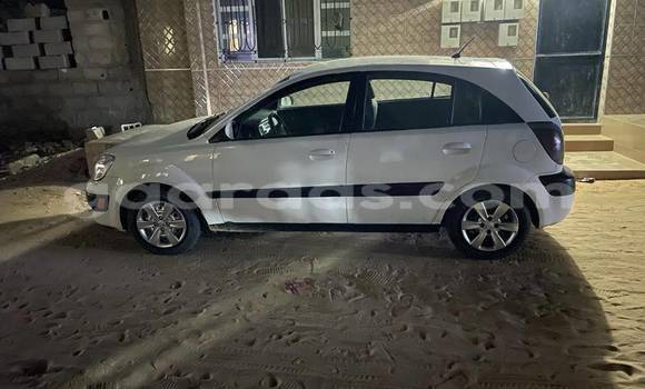 Buy Used Kia Rio White Car in Dakar in Dakar Buy Used Kia Rio White Car in Dakar in Dakar