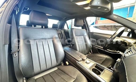 Acheter Occasion Voiture Mercedes-Benz E-Classe Noir à Dakar, Dakar Acheter Occasion Voiture Mercedes-Benz E-Classe Noir à Dakar, Dakar