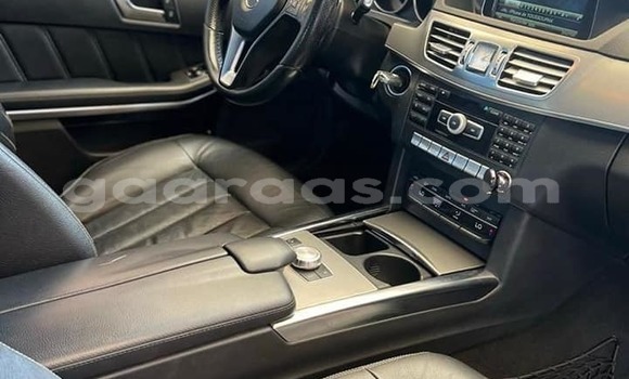 Acheter Occasion Voiture Mercedes-Benz E-Classe Noir à Dakar, Dakar Acheter Occasion Voiture Mercedes-Benz E-Classe Noir à Dakar, Dakar