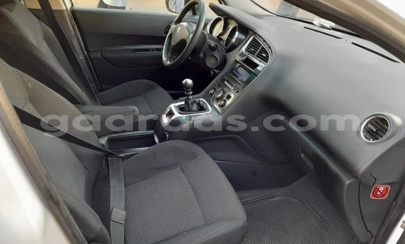 Buy Used Peugeot 5008 White Car in Dakar in Dakar Buy Used Peugeot 5008 White Car in Dakar in Dakar