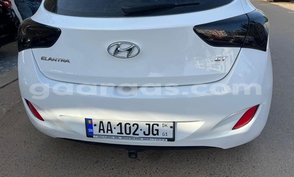 Dieundeu Occasion Hyundai Elantra White Auto in Dakar in Dakar Dieundeu Occasion Hyundai Elantra White Auto in Dakar in Dakar