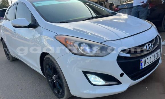 Dieundeu Occasion Hyundai Elantra White Auto in Dakar in Dakar Dieundeu Occasion Hyundai Elantra White Auto in Dakar in Dakar