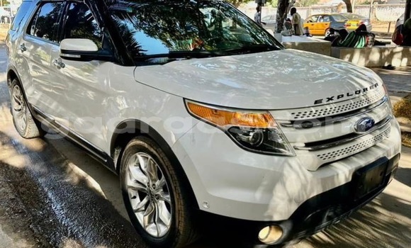 Acheter Occasion Voiture Ford Explorer Blanc à Dakar, Dakar Acheter Occasion Voiture Ford Explorer Blanc à Dakar, Dakar