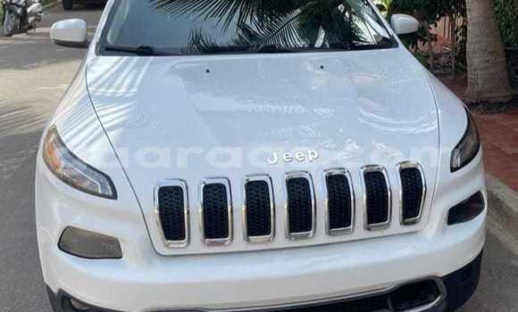 Buy Used Jeep Cherokee White Car in Dakar in Dakar Buy Used Jeep Cherokee White Car in Dakar in Dakar